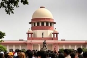 A photo of the Supreme Court of India with a crowd of people in the foreground, symbolizing the public's interest in the Delhi riots case and the judicial system's response.